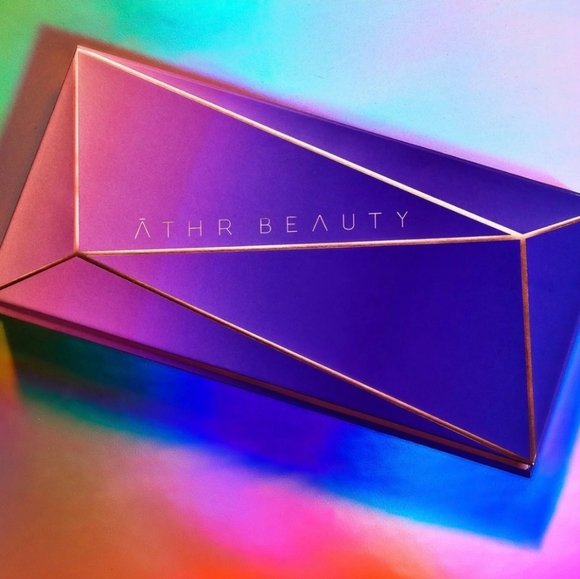 💠ATHR BEAUTY Moonlight Crystal Eyeshadow Palette - Picture 2 of 5